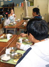 1年生との交流給食